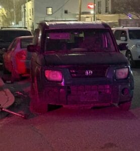 Tres Arrestados por Posesión de Vehículo Robado en Ciudad Juárez Tras Sospechosa Actividad