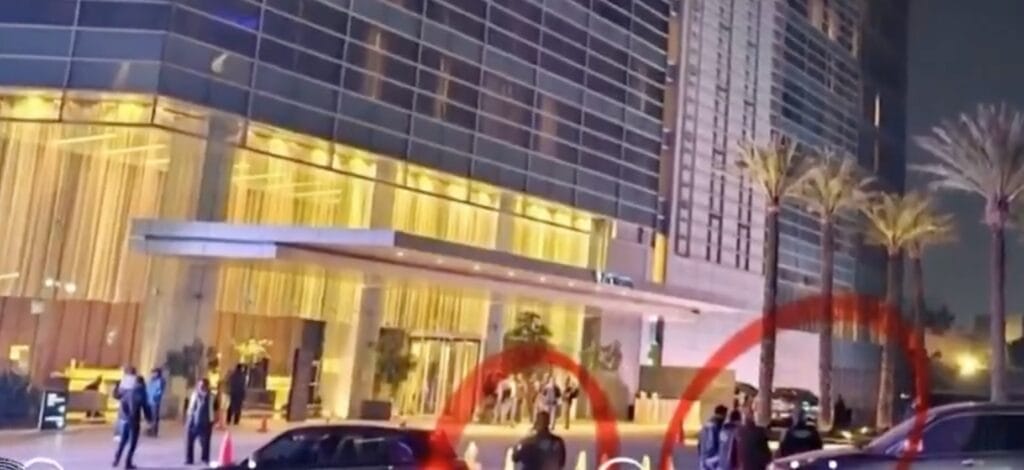 Autoridades federales intentaron detener a un capo durante una fiesta en un hotel de Santa Fe, pero los escoltas agredieron a los agentes e impidieron su captura