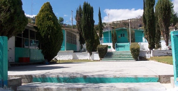Los alumnos comieron golosinas que una compañera encontró tiradas en la calle; autoridades piden a padres hablar con sus hijos
