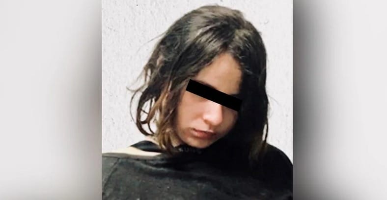 Sale de prisión Karla Fernanda, joven autista acusada de matar a su madre y su tío