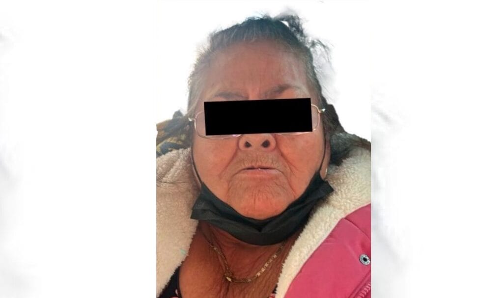 Las víctimas, un hombre y su hijo adolescente, eran parte de un presunto grupo de choque que invadió el departamento de la adulta mayor