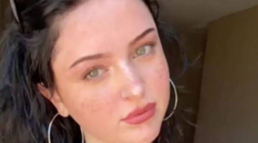 La joven Renna Kay O'Rourke, de 19 años, falleció tras participar en un peligroso reto de TikTok que implica inhalar aerosol limpiador; sus padres ahora buscan crear conciencia