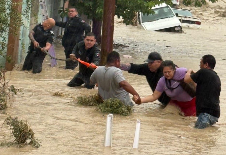 SSPM atiende emergencia por lluvias en colonias del norponiente de la ciudad